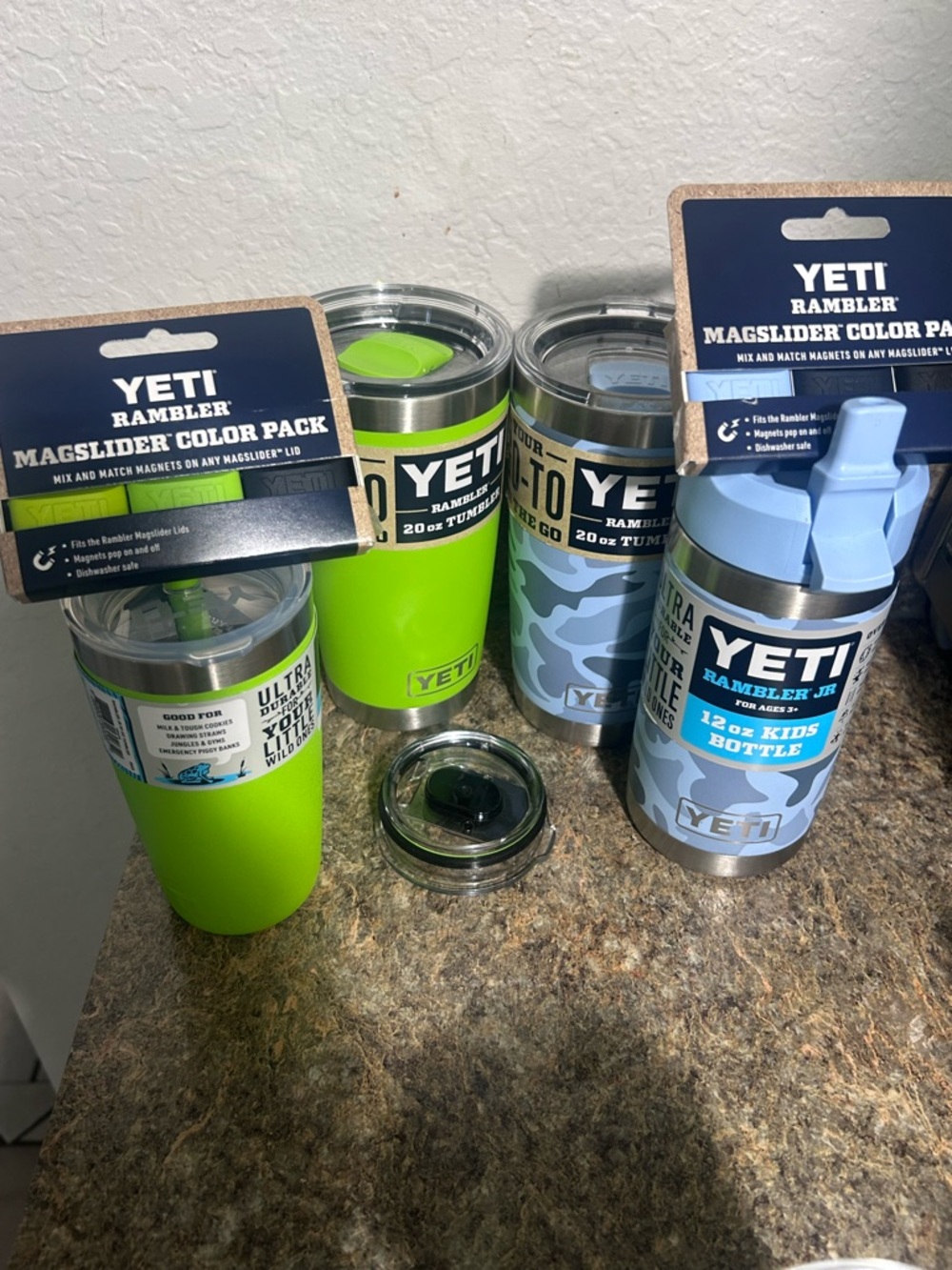 YETI neon venom lime green NEW 10, 16 20 Rambler stackable cup w/ matching lid